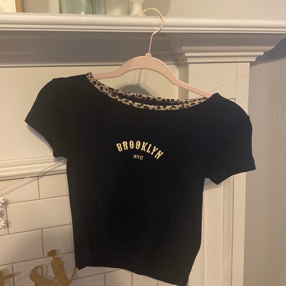 Brandy melville brooklyn nyc crop top with embroidery - Picture 1 of 3